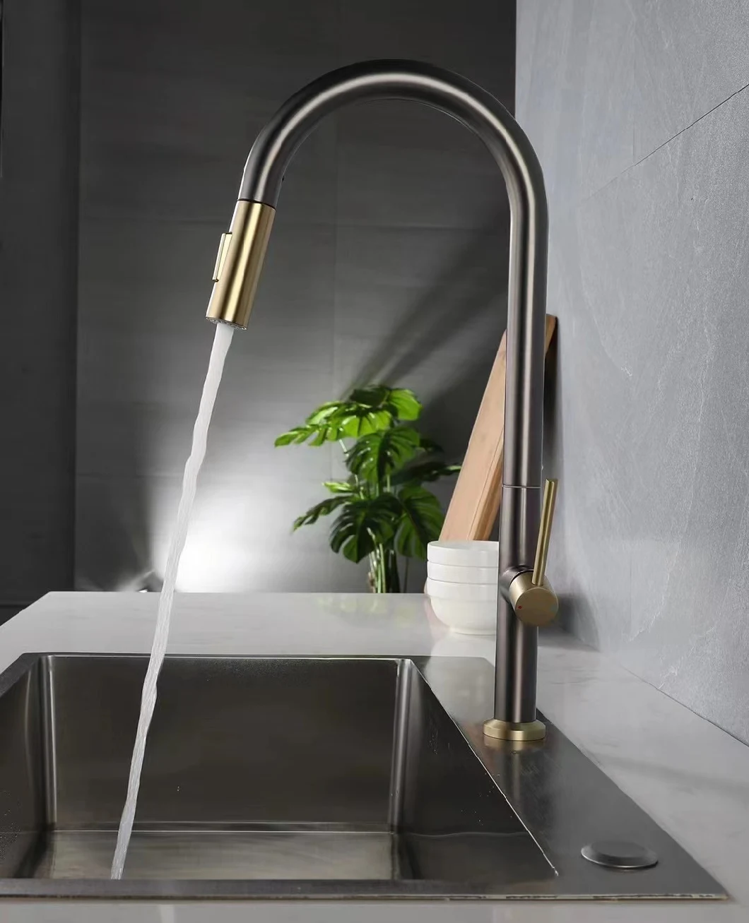 Solid Brass Pull-out Kitchen Sink Faucet